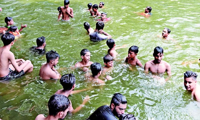 দাবদাহ-লোডশেডিংয়ে বিপর্যস্ত জনজীবন