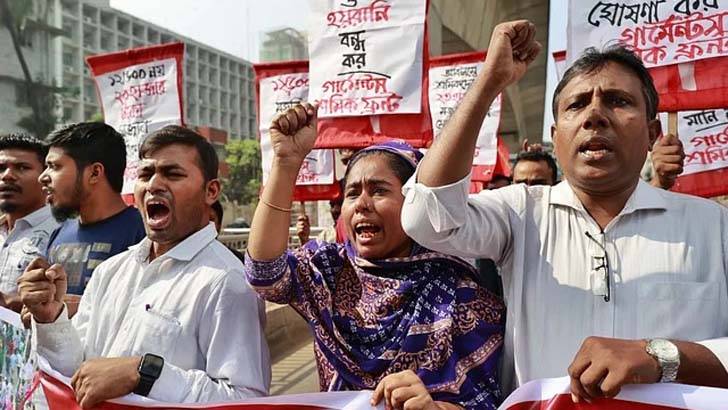 গার্মেন্টে ন্যূনতম মজুরি প্রত্যাখ্যান ও শ্রমিক নিহতের বিচার দাবিতে বিক্ষোভ