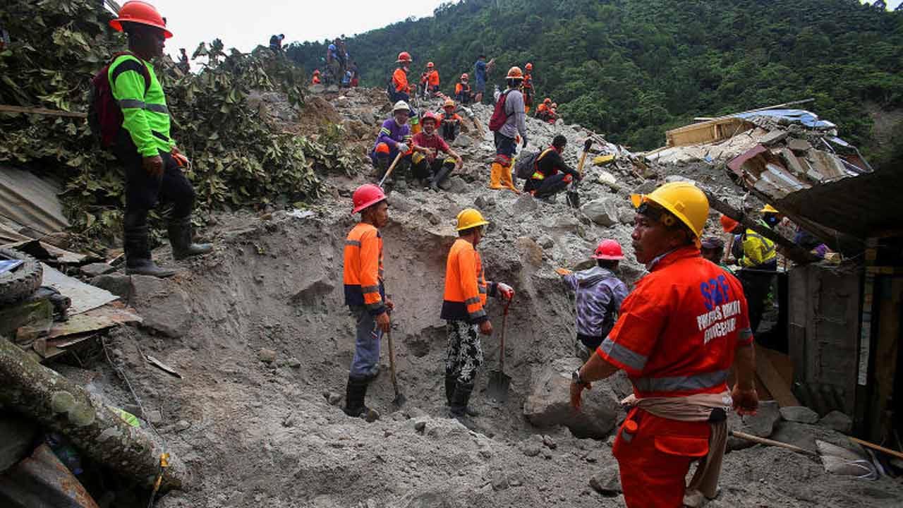 ফিলিপাইনে স্বর্ণখনিতে ধস : নিহত ৫৪, নিখোঁজ অনেকে