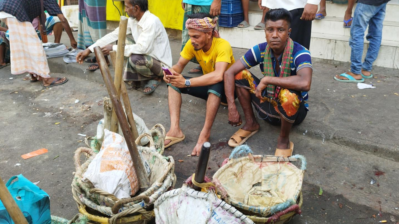 আজ মহান মে দিবস