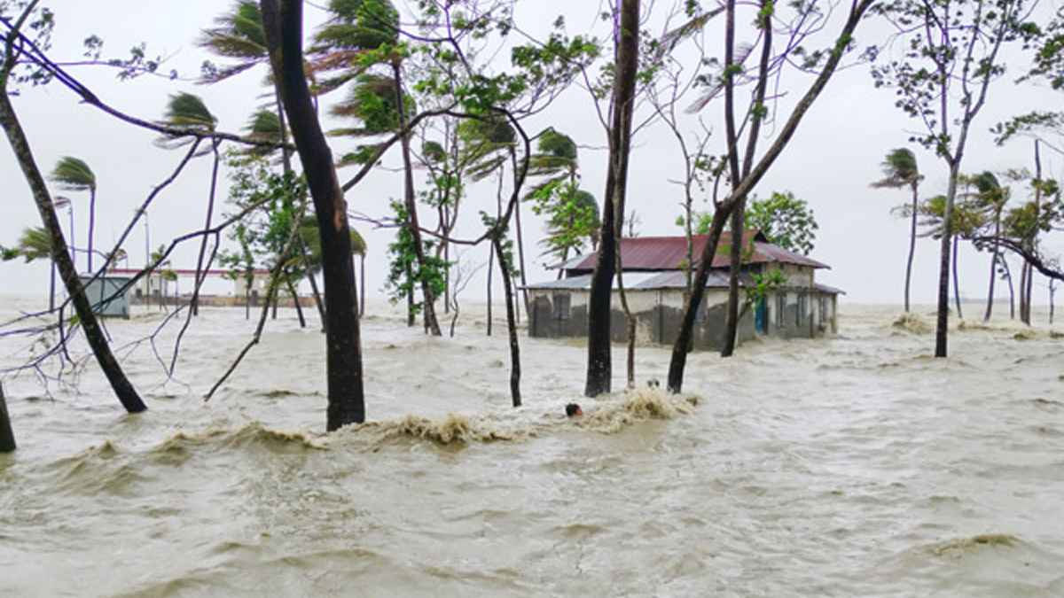 রেমালের তাণ্ডবে প্রাণ গেল ১১ জনের