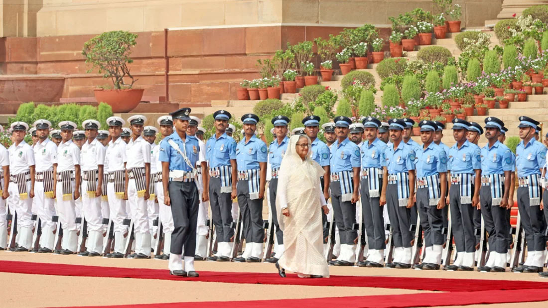 নয়াদিল্লিতে শেখ হাসিনাকে গার্ড অব অনার