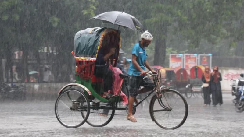 রাজধানীতে সকাল থেকে ঝুম বৃষ্টি