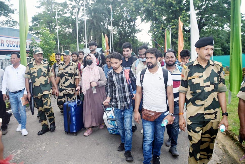 কোটা আন্দোলনে বাংলাদেশে উদ্ভূত পরিস্থিতিতে সীমান্তে 'অপারেশন অ্যালার্ট' জারি বিএসএফ'র