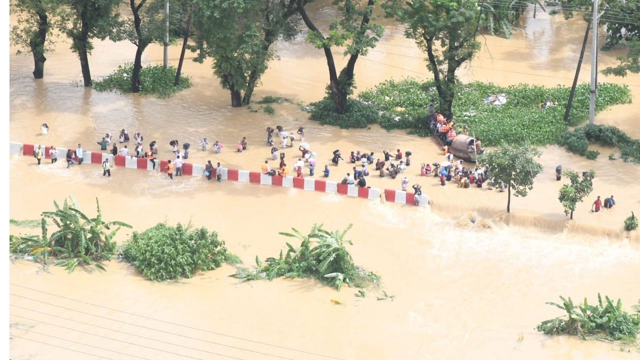 দেশে বন্যায় এখন পর্যন্ত ১৫ জনের প্রাণহানি