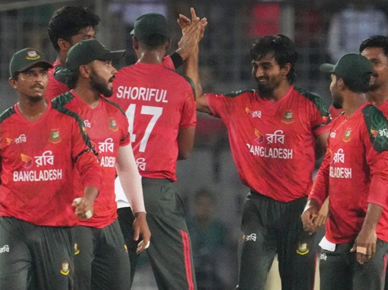 রোমাঞ্চকর লড়াইয়ে পাকিস্তানকে হারিয়ে বাংলাদেশের ইতিহাস