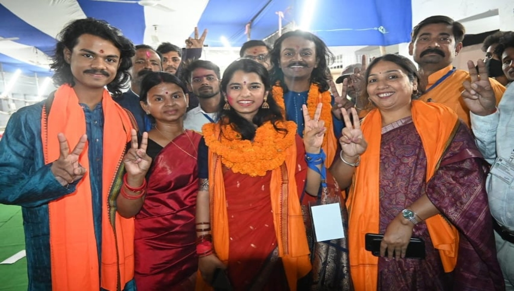 বিহারের সবচেয়ে কম বয়সী বিধায়ক সংগীতশিল্পী মৈথিলী